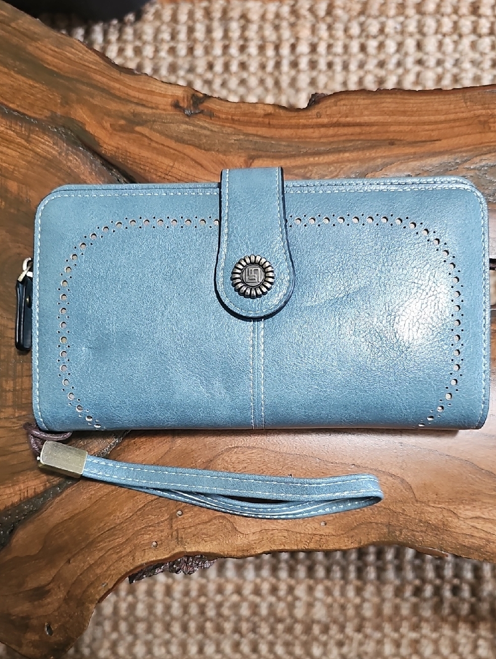 Charm Infinite RFID Blocking Large Capacity Wristlet Wallet – Steel Blue